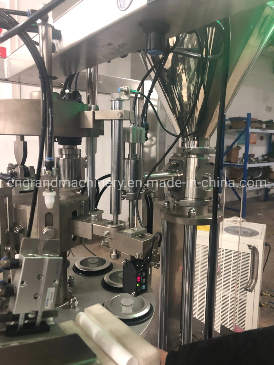 Zhy-100yp Automatic Tube Filling Machine Using PLC High Speed Facial Cream Filler and Sealer